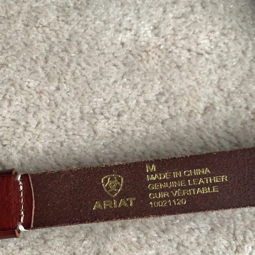 ARIAT genuine leather belt, size M. Smoke free home